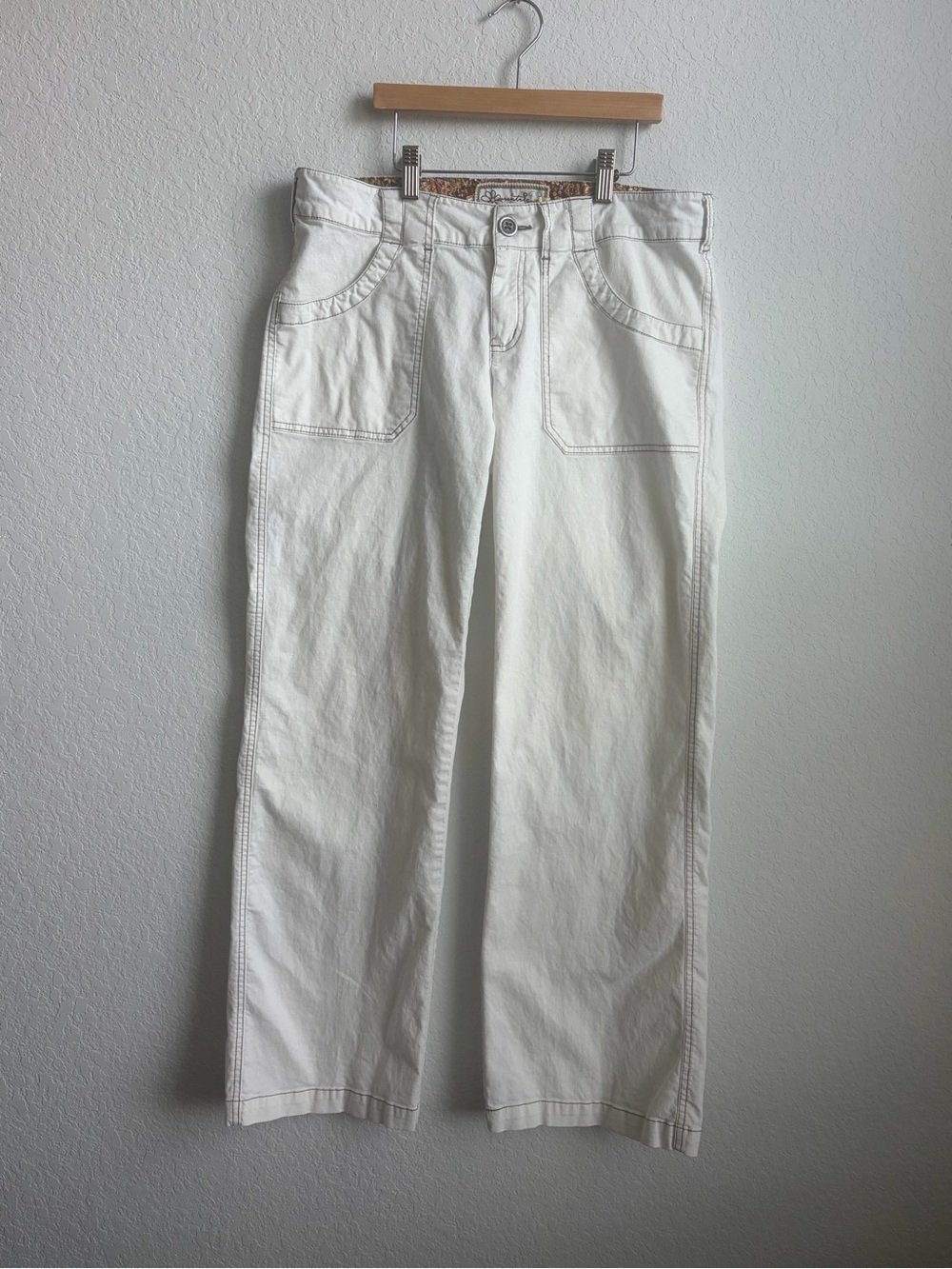 Women’s Y2K inspired White Straight-Leg Jeans